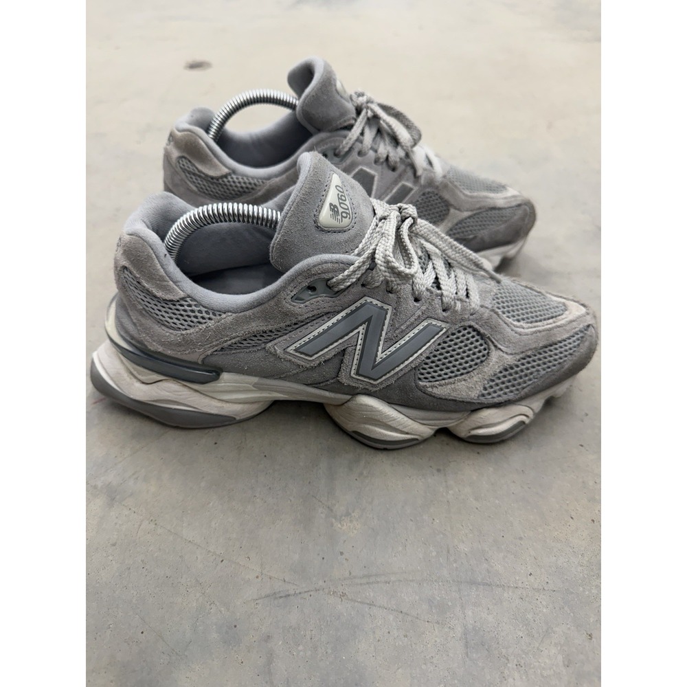 New Balance 9060 Gray Suede Lace-Up Low Top Athletic Sneakers for Walking 8.5
